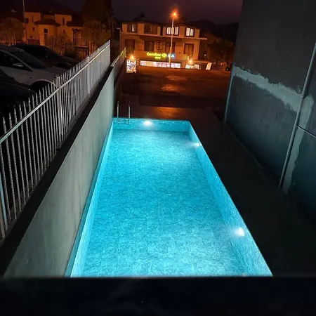 Azra 3 Kisilik Havuzlu Luex Apartment