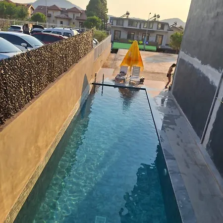 Apartment Azra 3 Kisilik Havuzlu Luex *